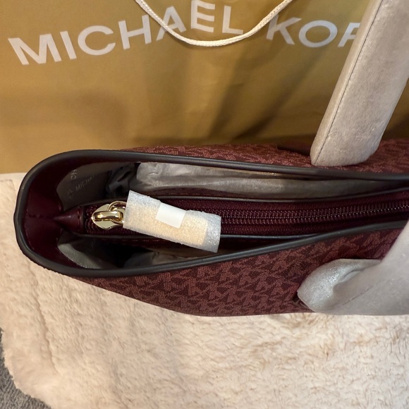 Michael Kors Shiela: Genuine/Authentic : Tote Large MF Tote - Picture 6 of 14